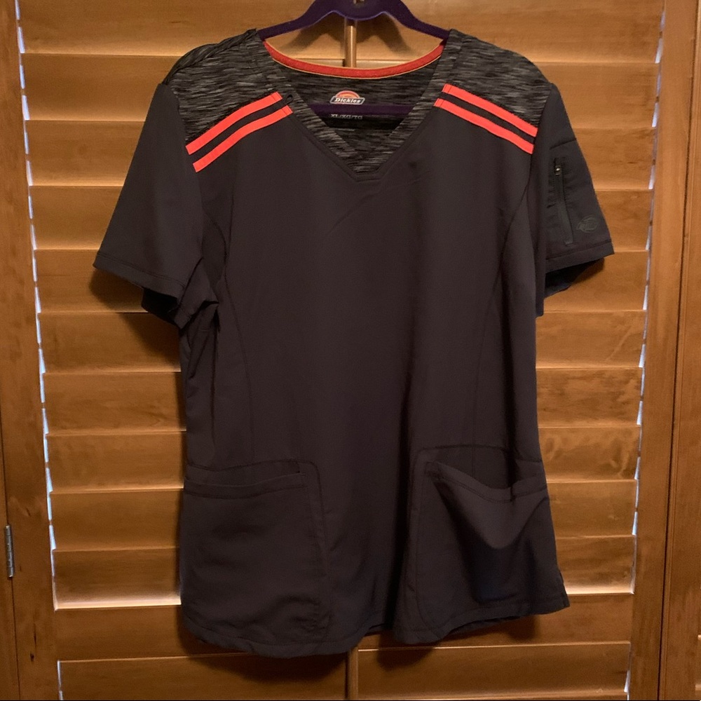 Women’s scrubs